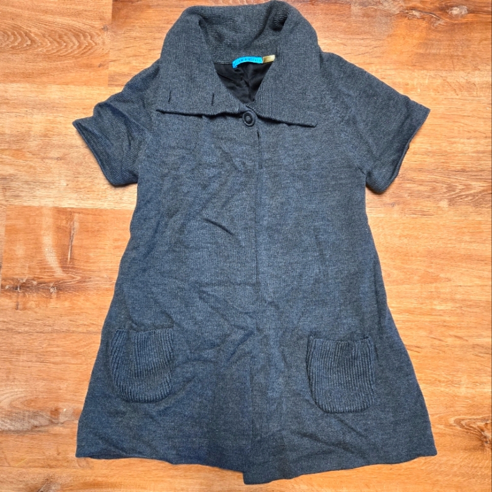 Alice + Olivia Gray Short Sleeve Cardigan 100% Wool With Silk Blend Lining